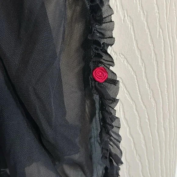 Inner Secrets Black Lingerie with Rosettes, Sparkle and Ribbon Size Medium - Picture 3 of 3